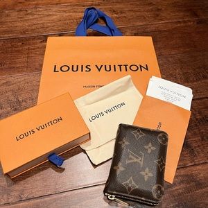 Louis Vuitton Box & Shopping bag for zip around wallet